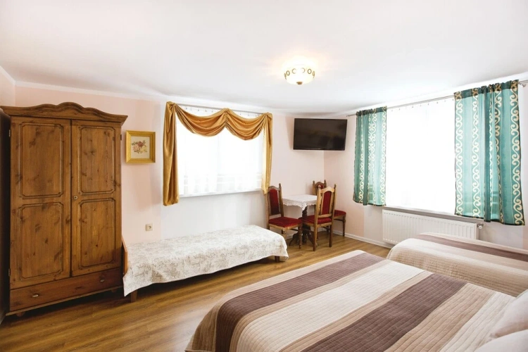 Classic Quadruple room