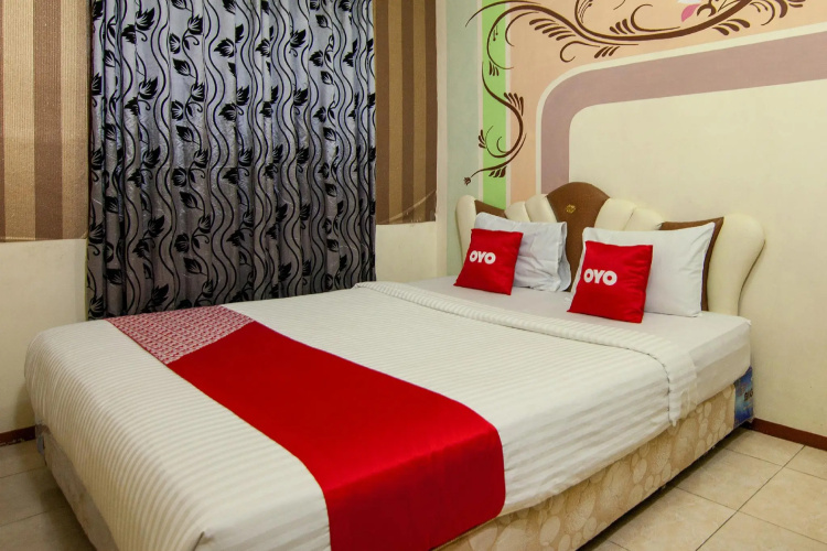 OYO 2208 Thyesza Hotel