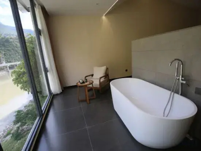 Nujiang Chuiyantai Homestay