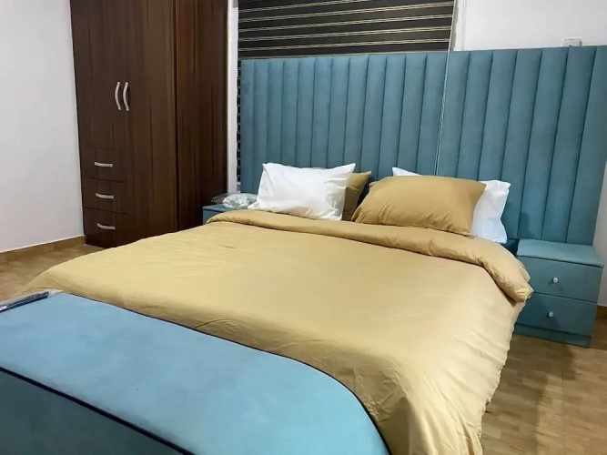 Comforts Court And Apartment