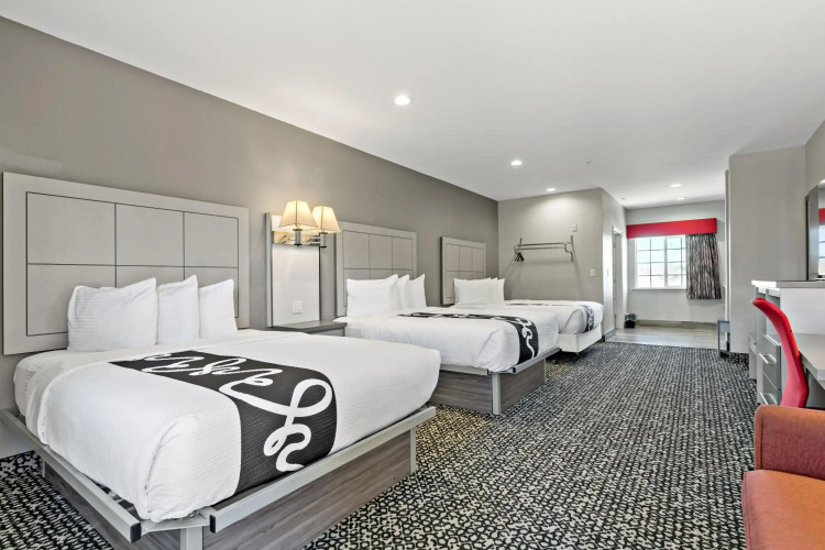 Paris Inn & Suites