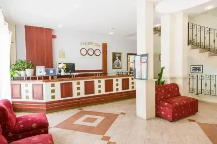 Akroza Hotel