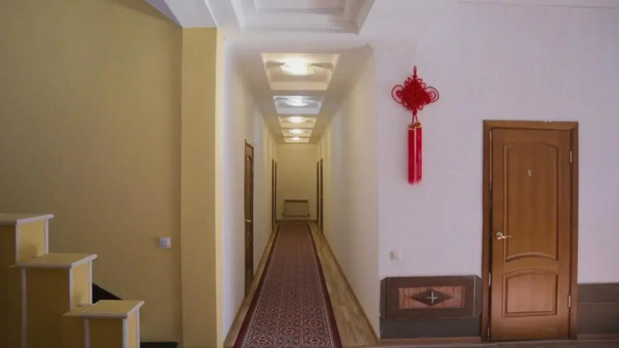 Sad Dolgoletiya Hotel
