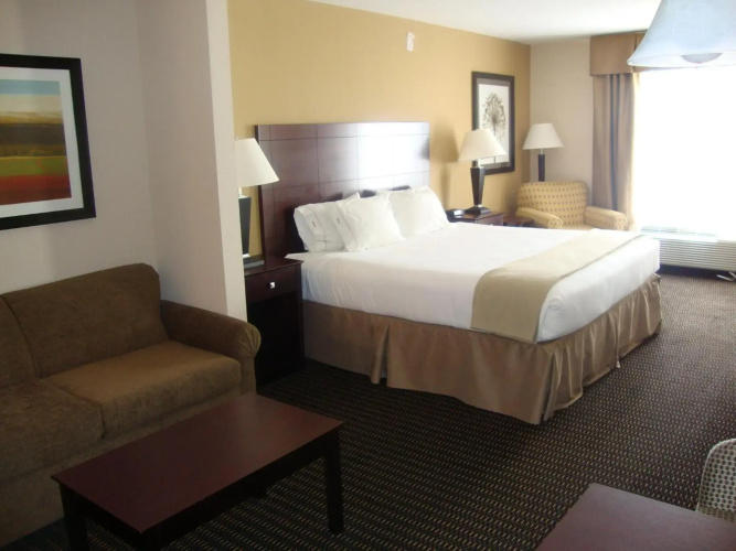 Holiday Inn Express Hotel & Suites Sidney by IHG
