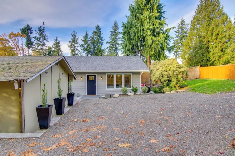 Private Yard & Fire Pit! Modern Kirkland Abode