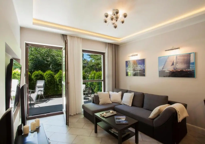 2 Bedrooms Apartment