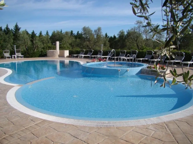 2 Bedrooms Villa