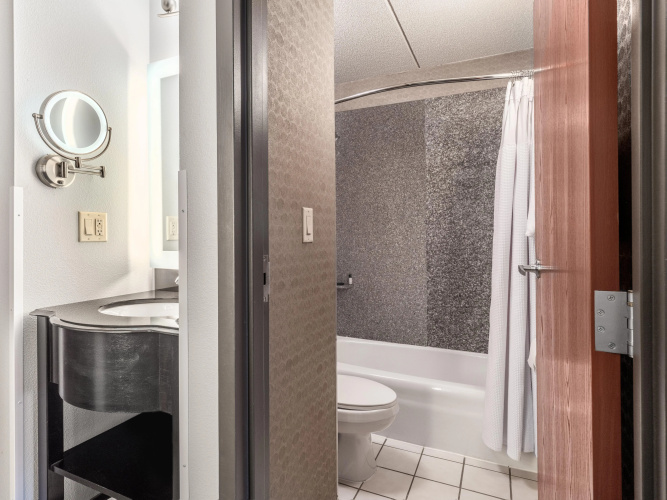Crowne Plaza Milwaukee Airport photo 9