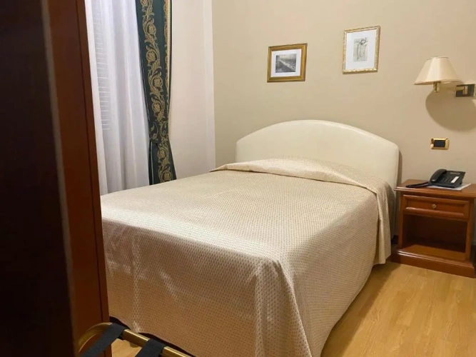 Deluxe Single room