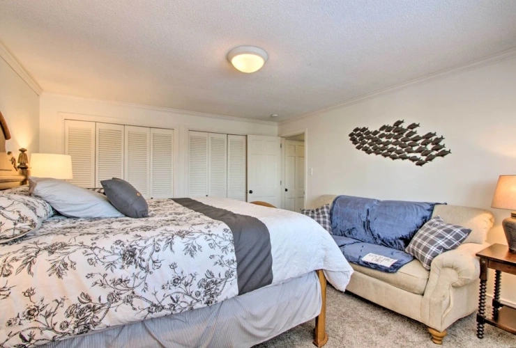 2 Bedrooms Apartment