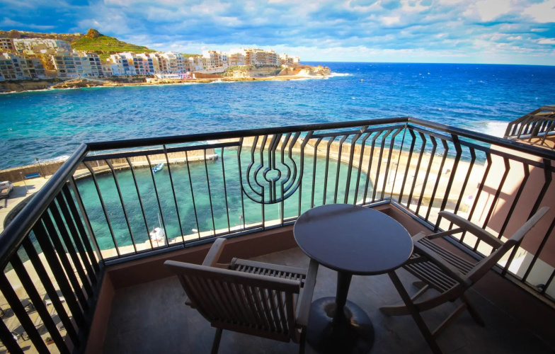 Calypso Hotel