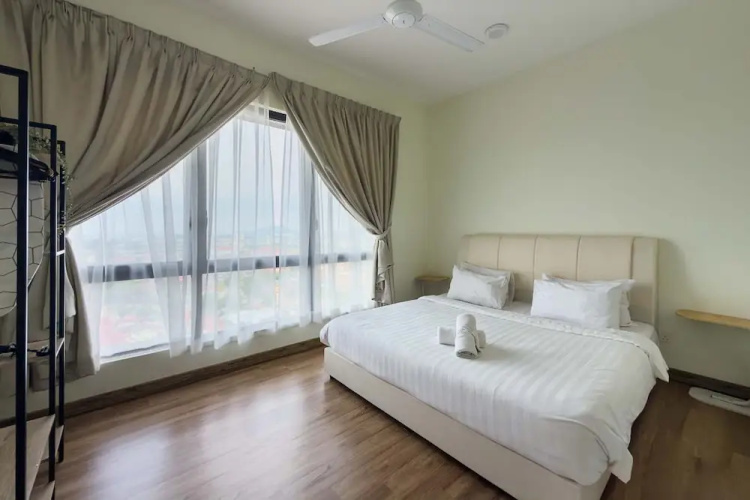 Family 2BR Apartment, Pool, Melaka City