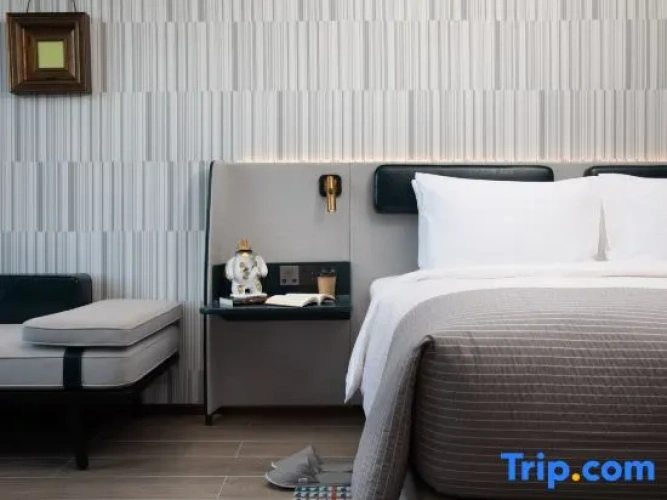 Deluxe Twin Family room