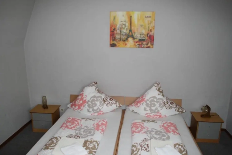 Standard Triple room with view