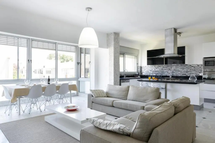 Frishman 3 Bedrooms Apartment