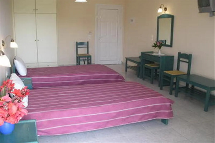 Grapevines Hotel