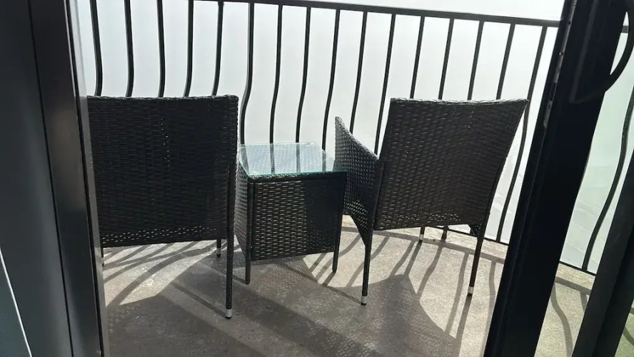 Luxury 3BR at Palms by Hosteeva