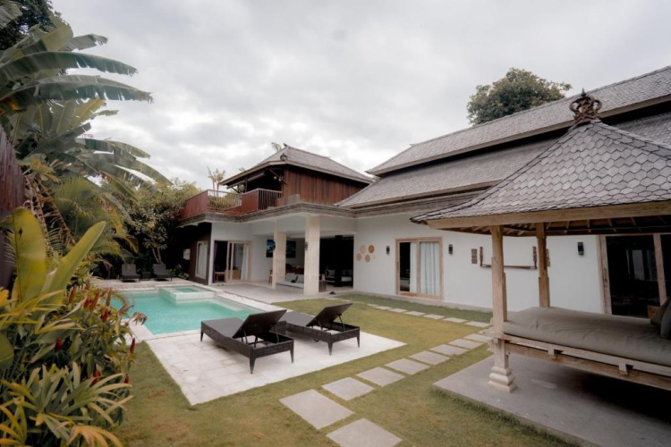 2 Bedrooms Double Villa