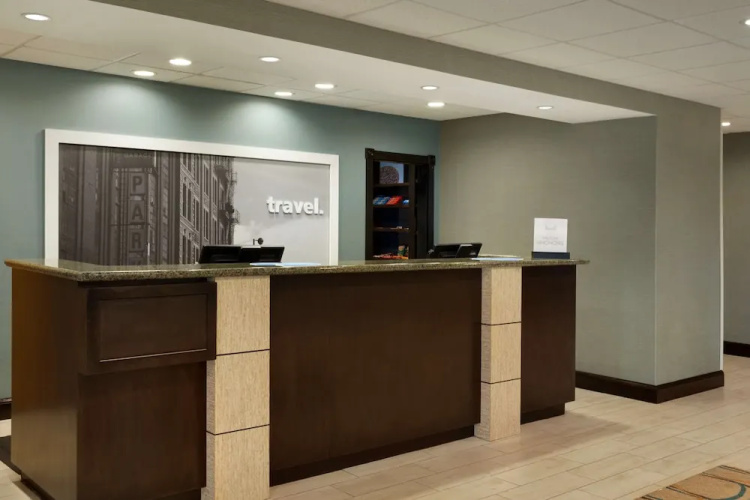 Hampton Inn And Suites Birmingham-east I-20