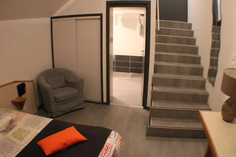 Standard Triple room