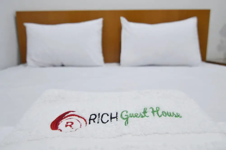Rich Guesthouse
