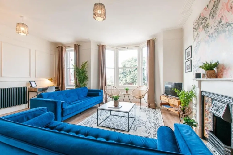 3 Bedrooms Apartment