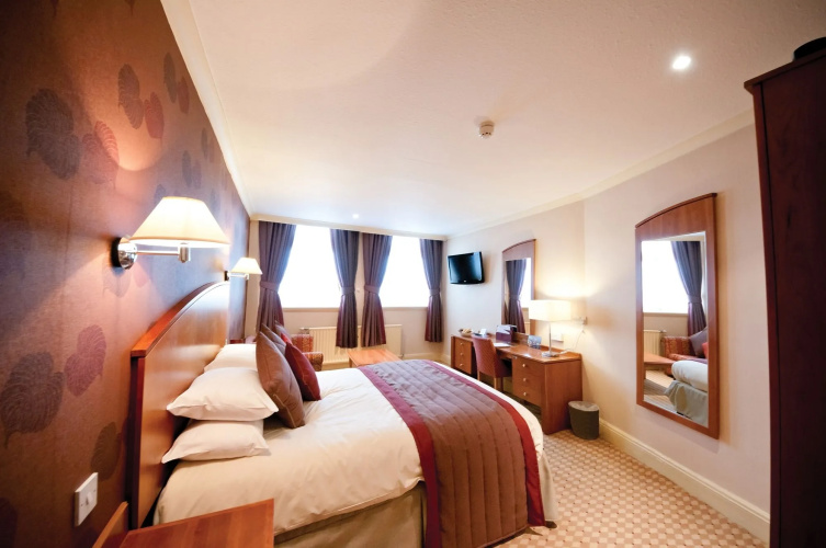 Crown and Mitre Hotel