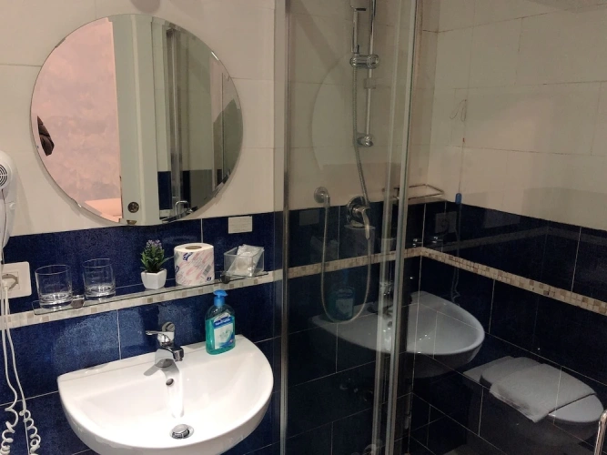 Standard Triple room with view