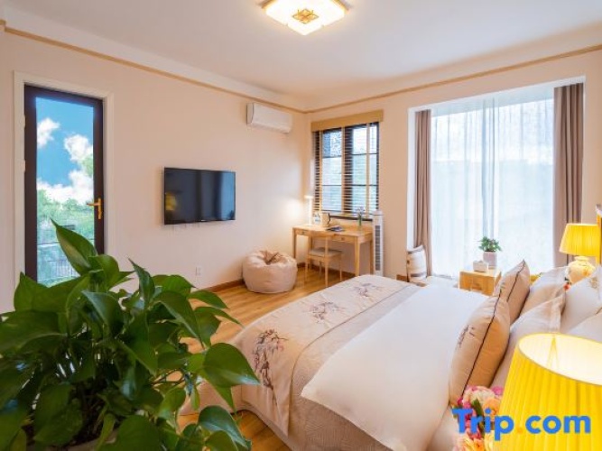 5 Bedrooms Suite