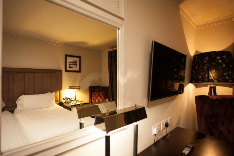 Strathaven Hotel