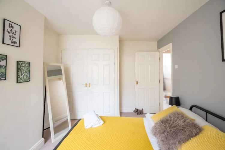 2 Bedrooms Apartment