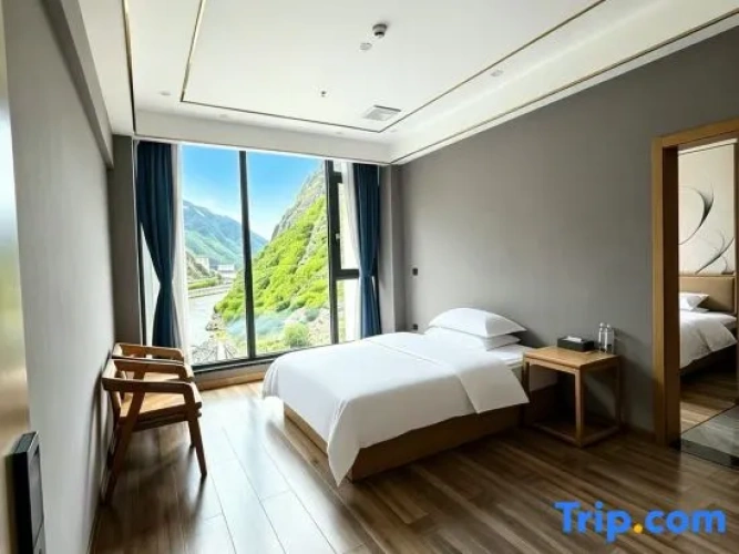 Triple Suite with view