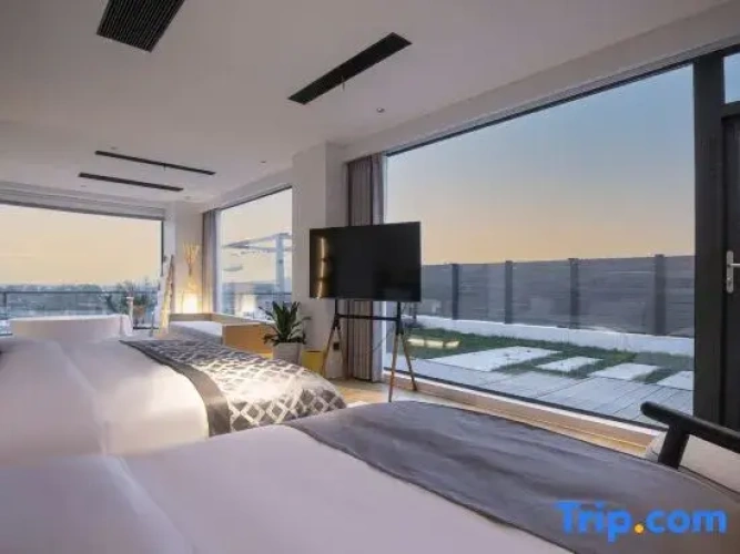 Deluxe Family Suite