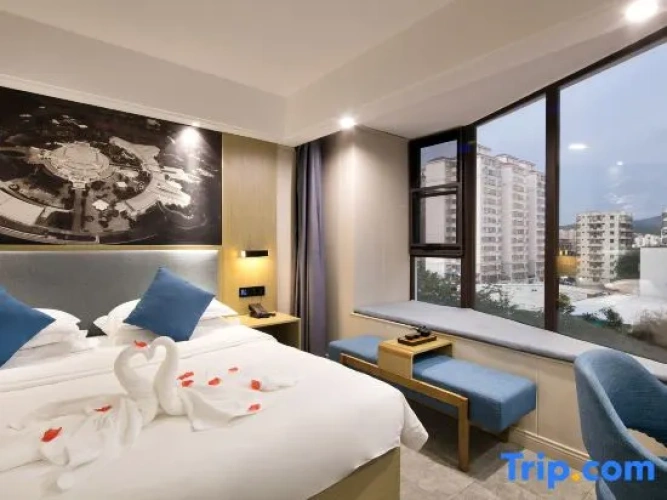 Standard Double room with city view