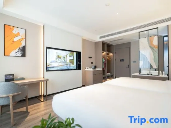 Business Quadruple room