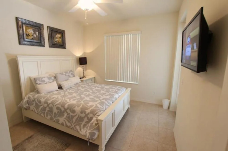 Crystal Cove 929