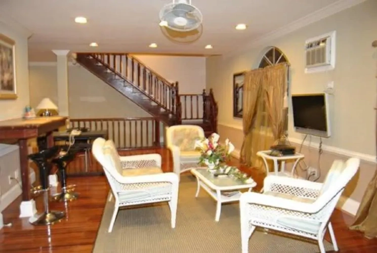 Apartment with balcony