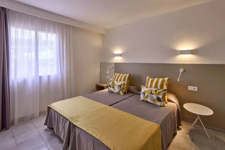 2 Bedrooms Apartment