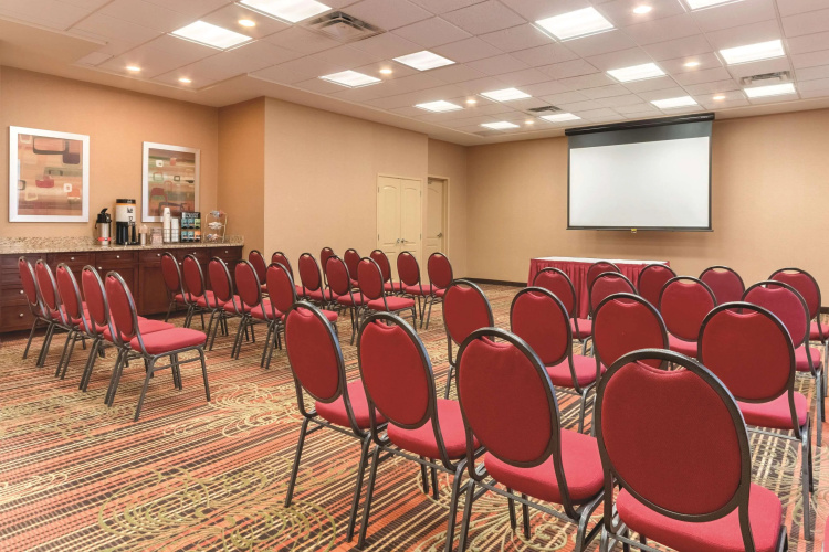 Hampton Inn by Hilton Edmonton South photo 17