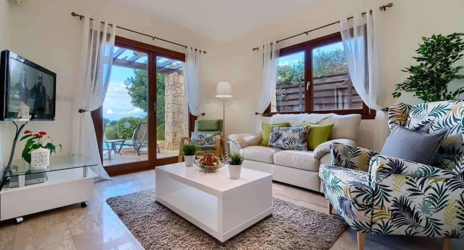 2 Bedrooms Villa with balcony