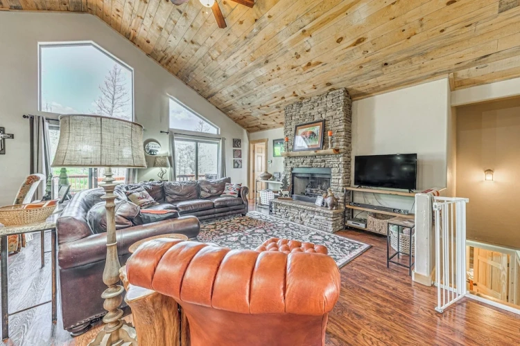 4 Bedrooms Cottage