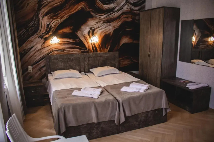 4 RoomS