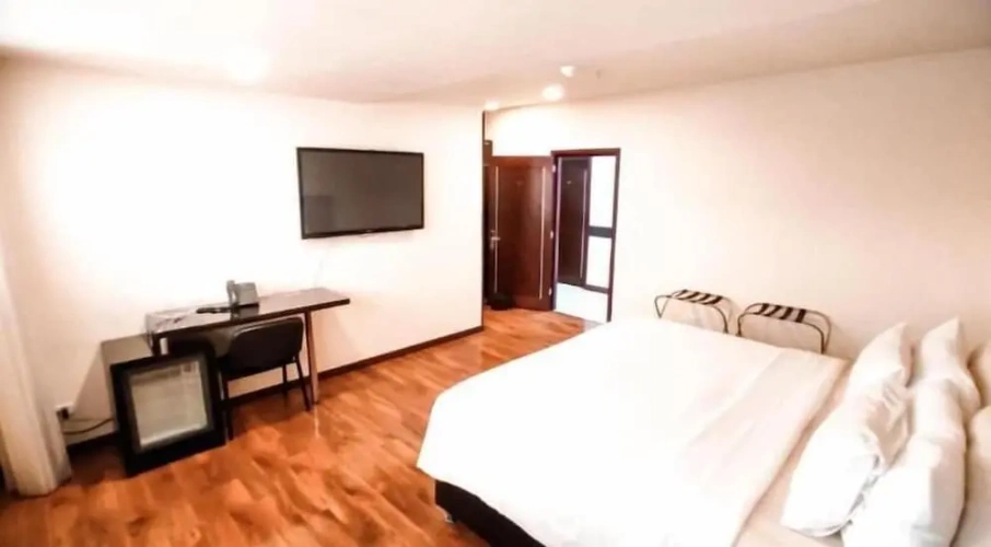 Economy room