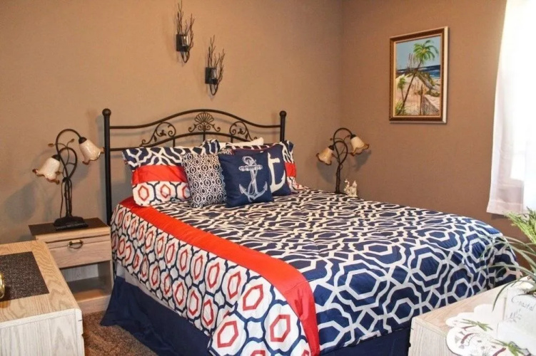 River Oaks 27 B 1 Br condo by RedAwning