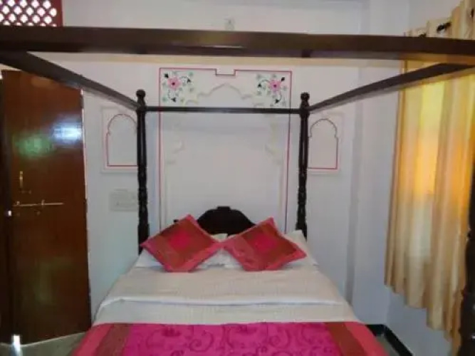 Hari Niwas Guest House