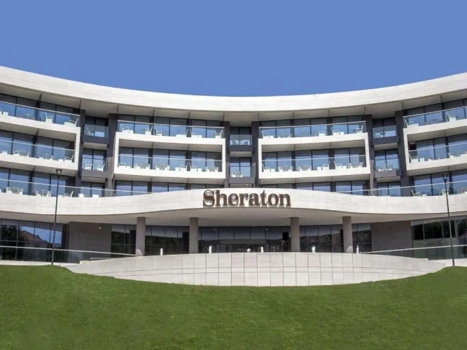 2 Bedrooms Apartment with balcony and with garden view