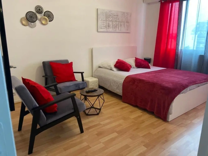 1 Bedroom Apartment