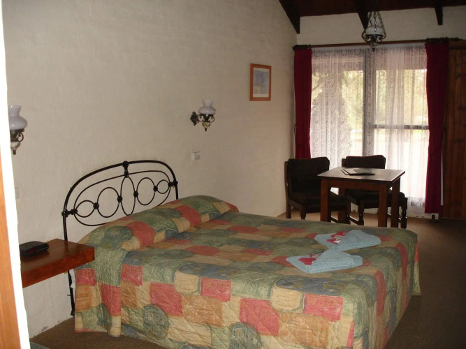 Olde Horsham Motor Inn