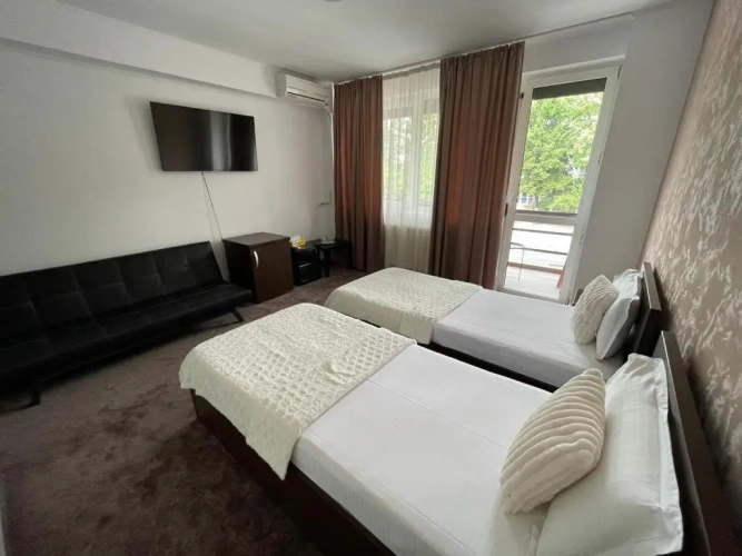 Standard Triple room with balcony