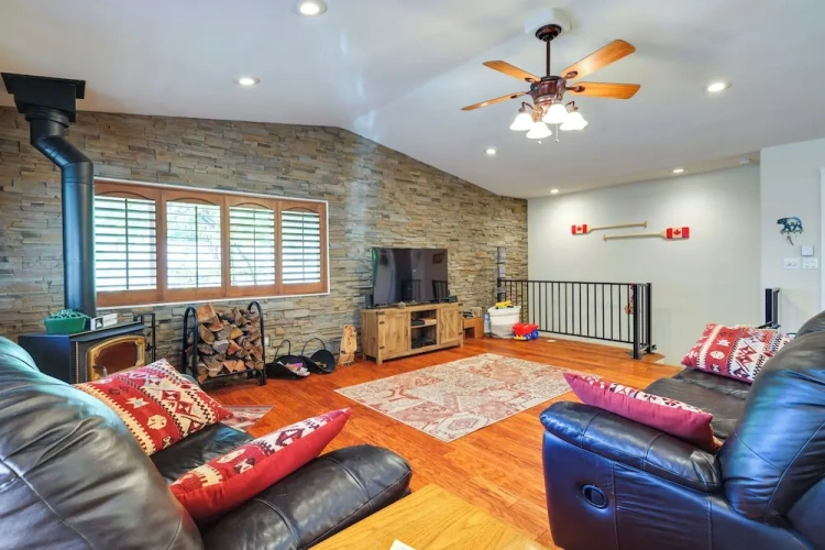 3 Bedrooms Cottage with balcony